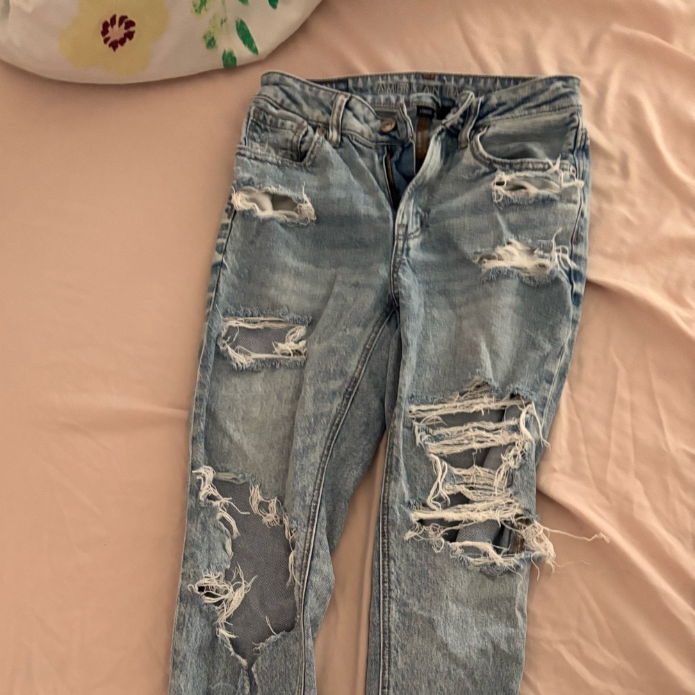 American Eagle Outfitters Light Blue Distressed Boyfriend Jeans